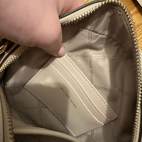 Michael Kors Bag Delancey Md Circle x-Body Leather Soft Pink, good condition - Picture 6 of 8